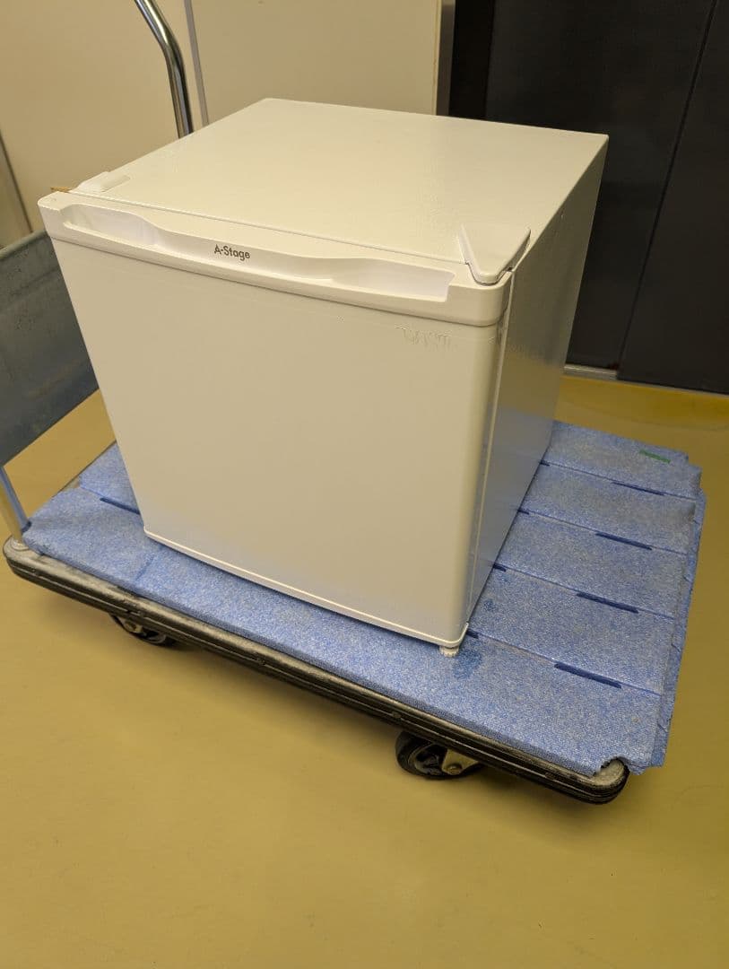 中古美品24年製冷凍庫FZ03A-31WT※一部地域配送設置無料《中段棚無し》