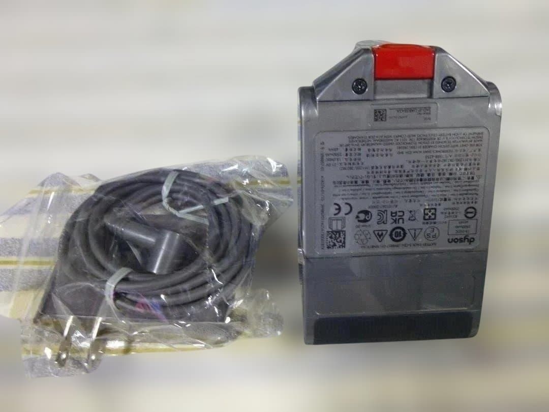 kコーズィー　1台のみ　ダイソンSV18用の本体セットで全て新品です