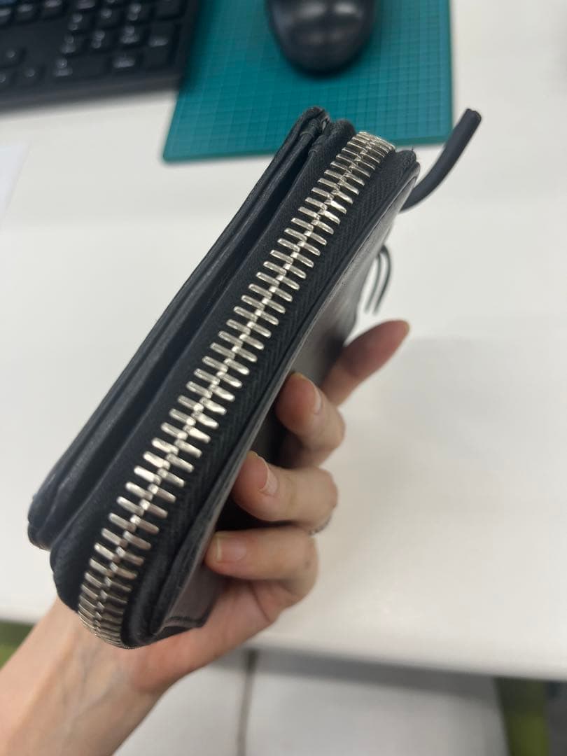 BALENCIAGA ブラックレザー 二つ折り財布