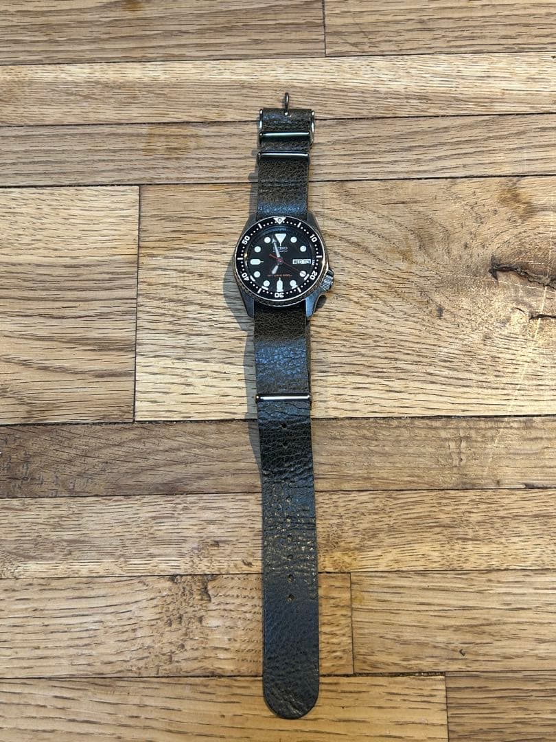 希少 SEIKO BLACK BOY ボーイズサイズ　SKX013K 秒針赤
