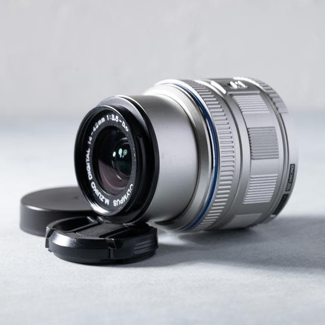 OLYMPUS M.ZUIKO DIGITAL 14-42mm Ⅱ シルバー