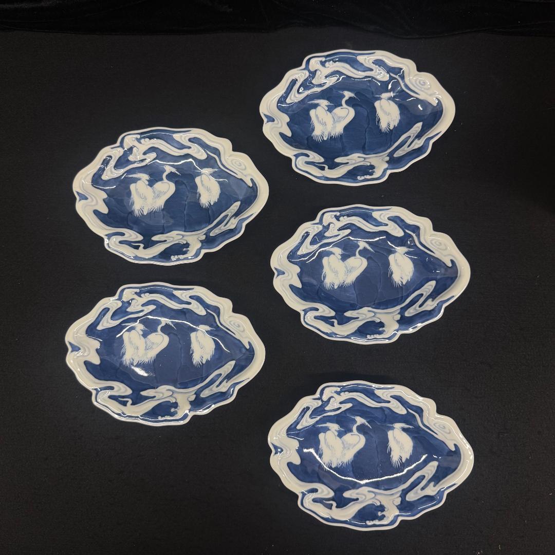 美品！　藍鍋島流水鷺図 皿　 浮彫 　浪形皿　五客 共箱