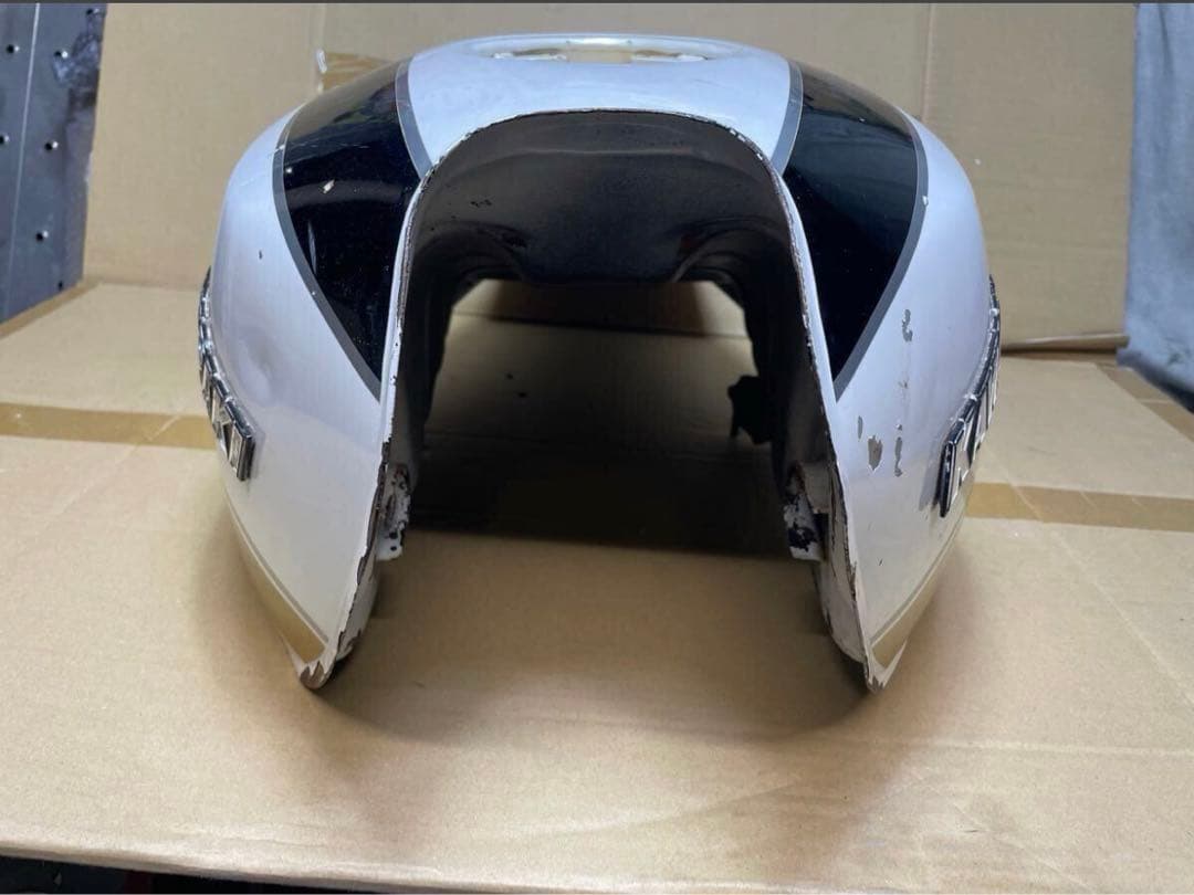 ゼファー400 タンク　ゼファー　タンク　大きな凹みなし内部サビなし