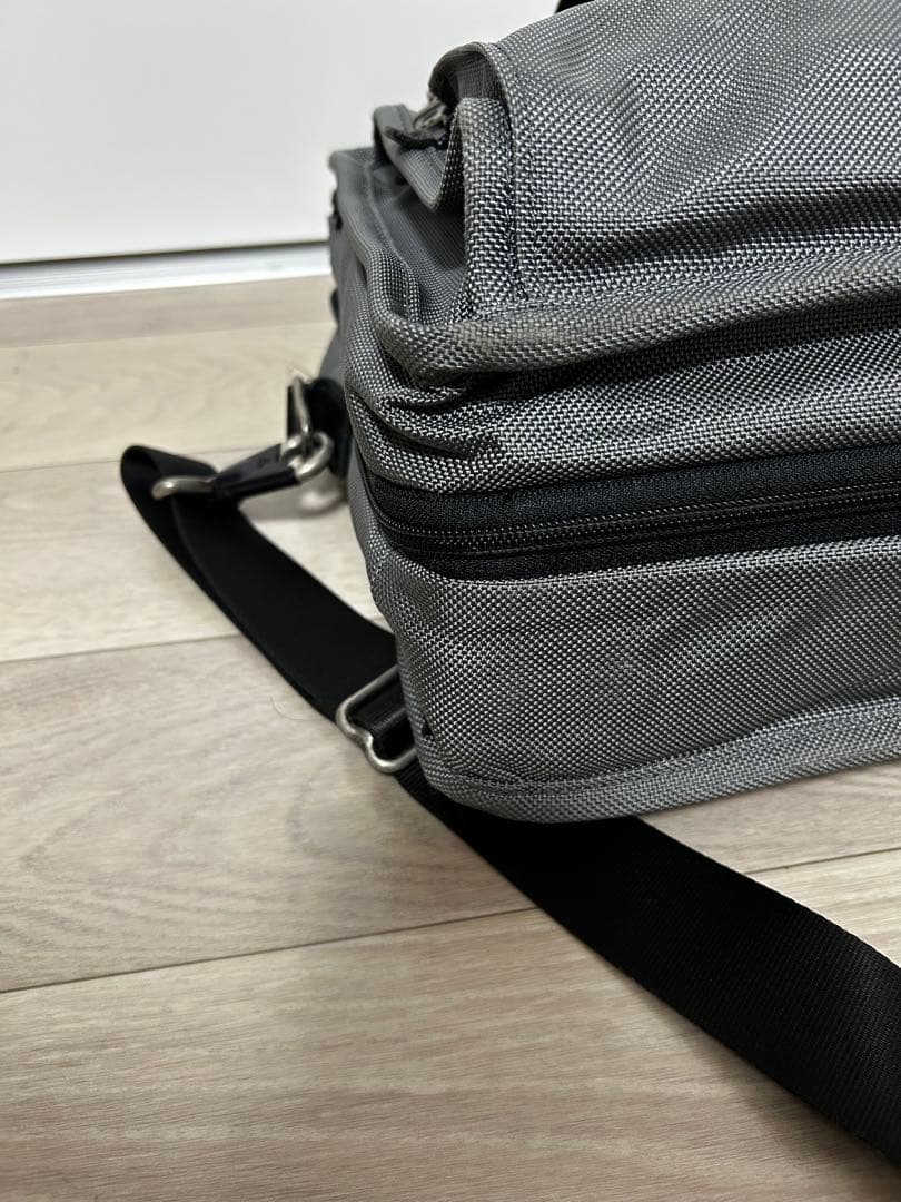 【セール❣️】トゥミ　TUMI　ビジネスバッグ　2way　限定色グレー 2層式