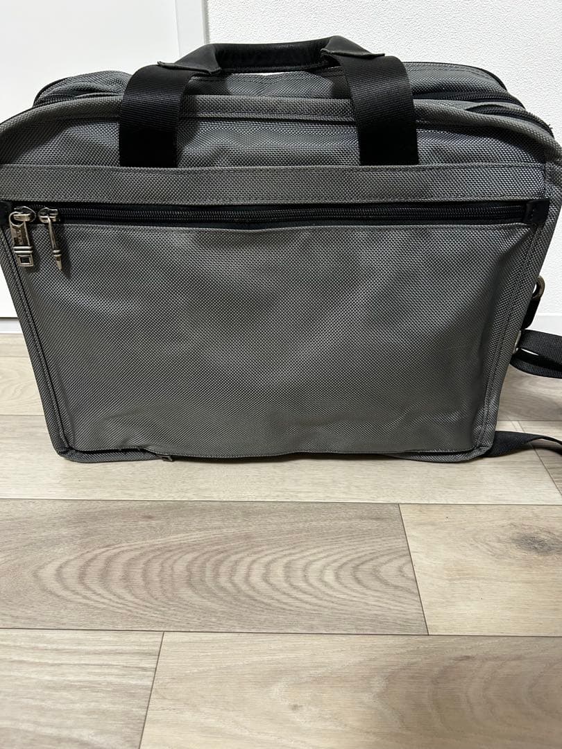 【セール❣️】トゥミ　TUMI　ビジネスバッグ　2way　限定色グレー 2層式