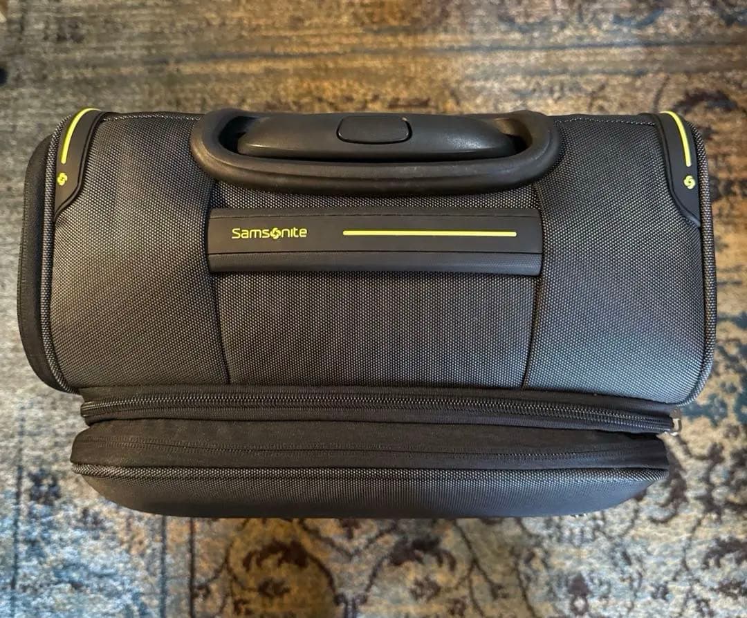 美品　サムソナイト　ソフトキャリーバッグ STRARIUM
