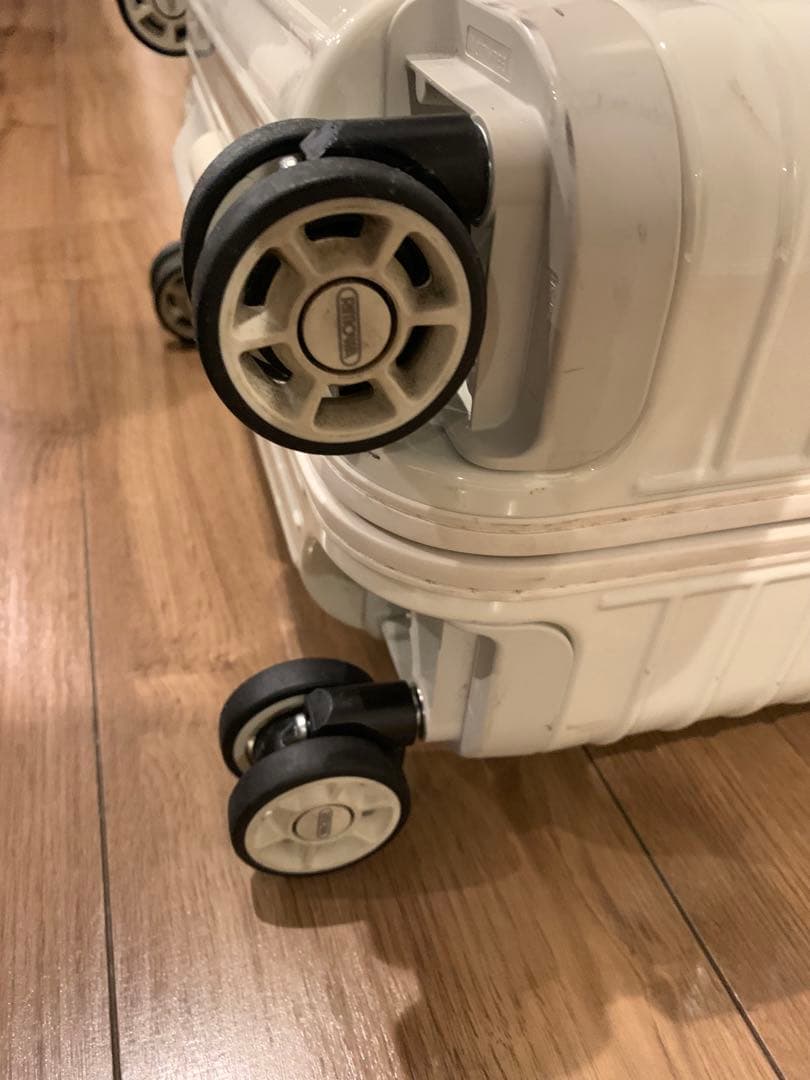 ユナイテッドアローズ別注　RIMOWA SALSA ECRU