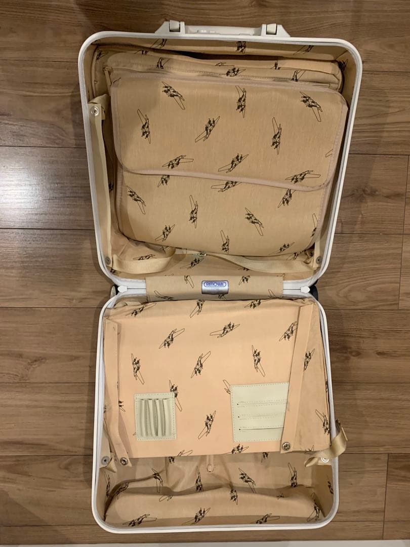 ユナイテッドアローズ別注　RIMOWA SALSA ECRU