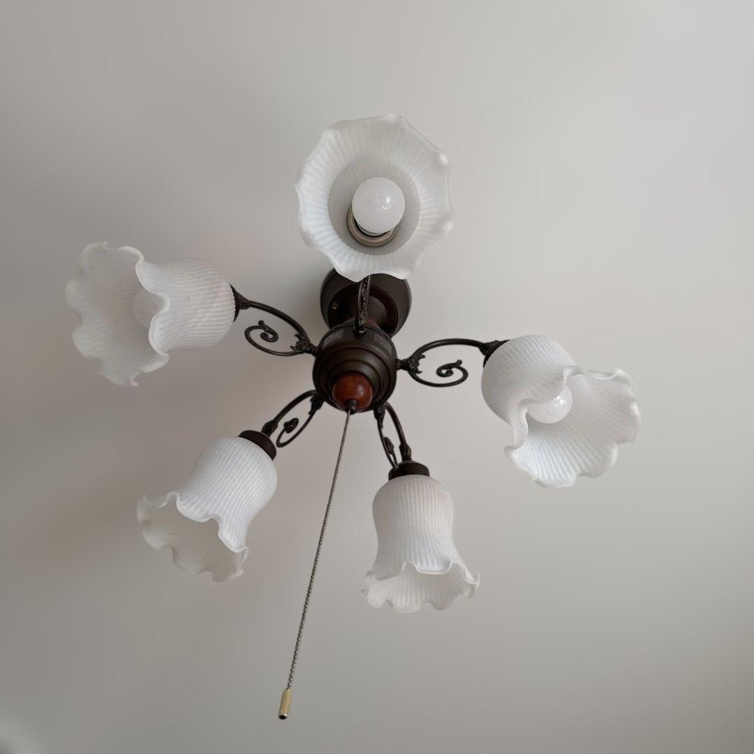 ヴィンテージシャンデリア 5灯LED付　フロストガラスと真鍮とウォルナット