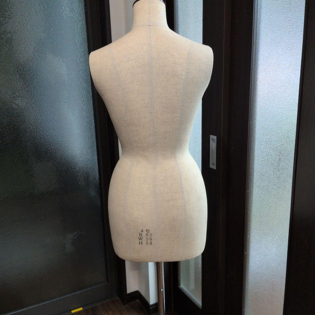 中型ベージュファブリックマネキン