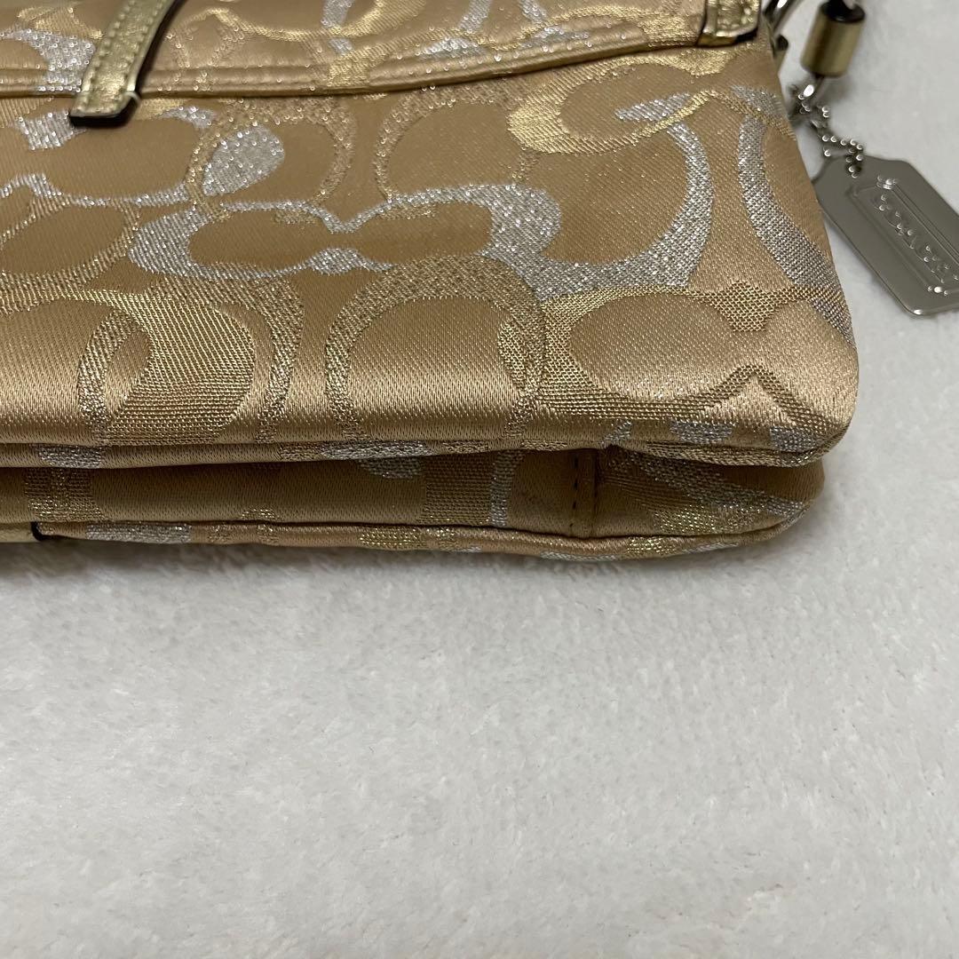 COACH コーチ　アクセサリーポーチ　ハンドバッグ　フック　ゴールド
