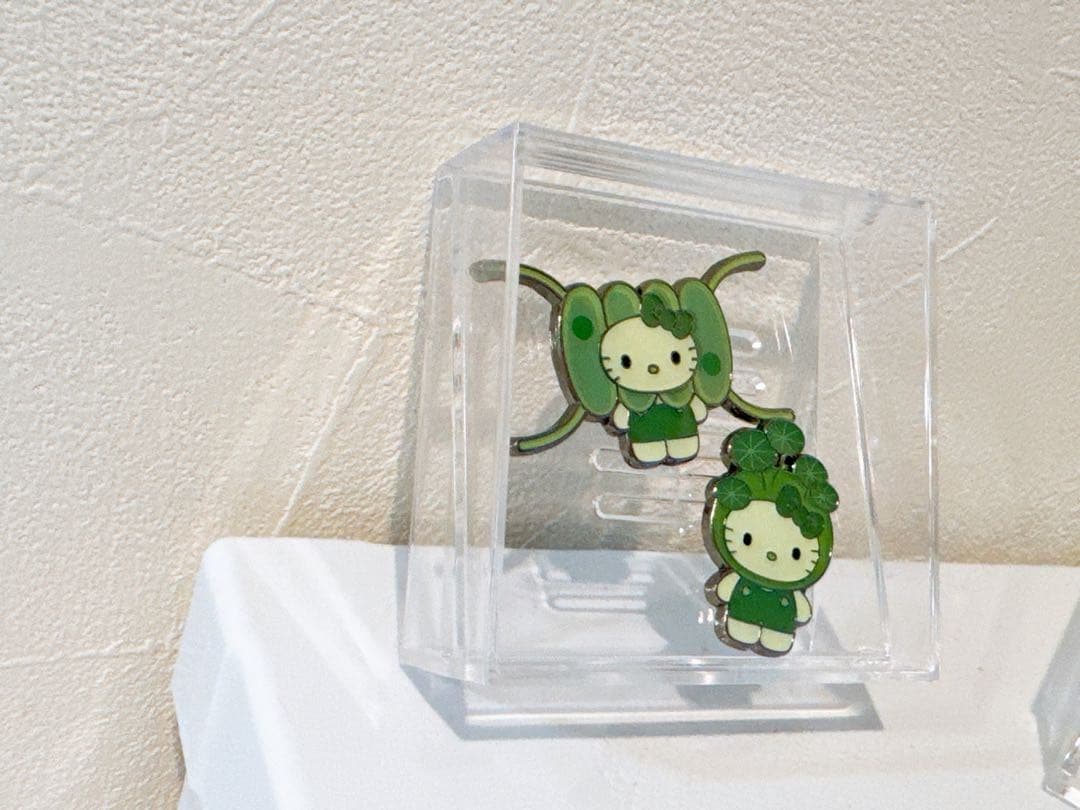 日本館限定　ピンバッジ　万博　カサノリ　トゲイカダモ　ケース付き　藻キティ　藻類