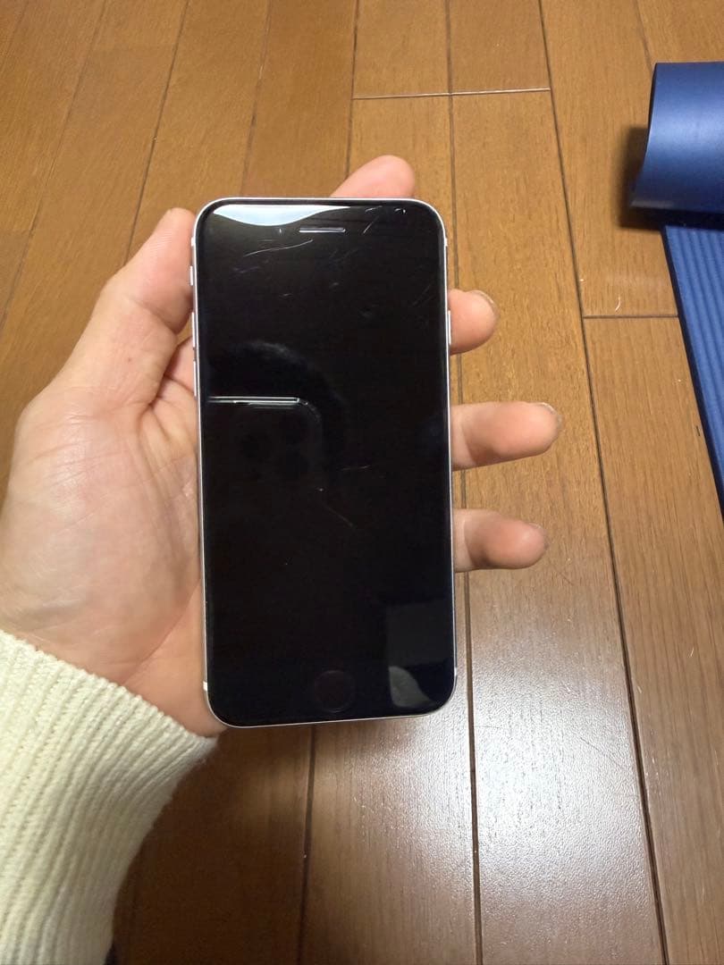 Iphhone SE 第二 White 64GB 中古
