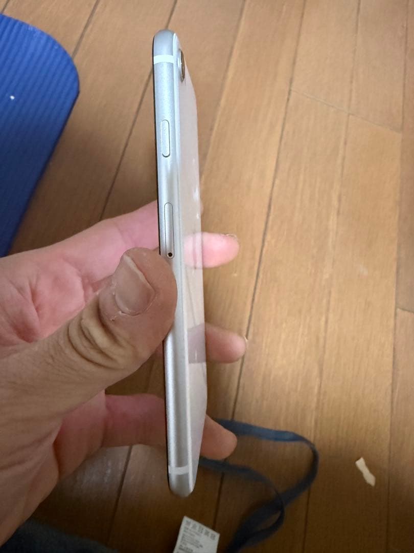 Iphhone SE 第二 White 64GB 中古