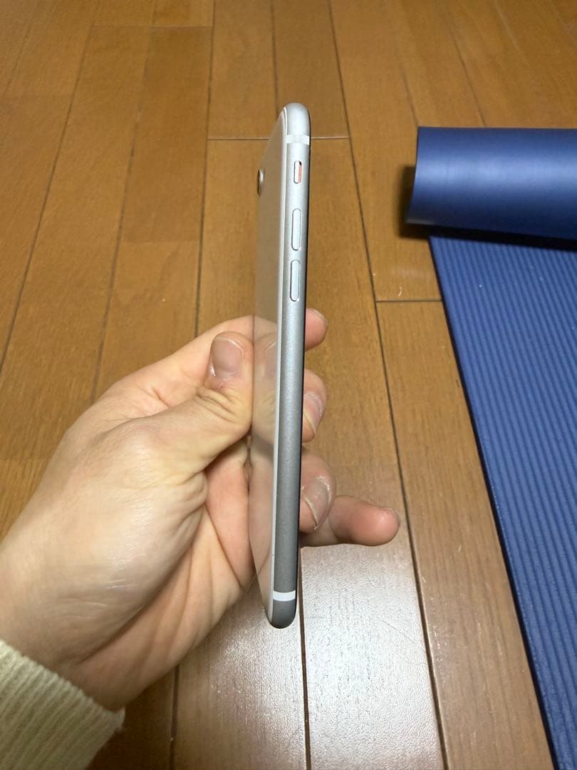 Iphhone SE 第二 White 64GB 中古