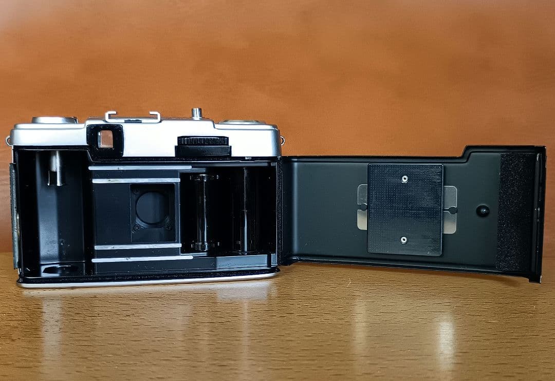 フィルムカメラ【完動品、美品】オリンパスペンEE-3