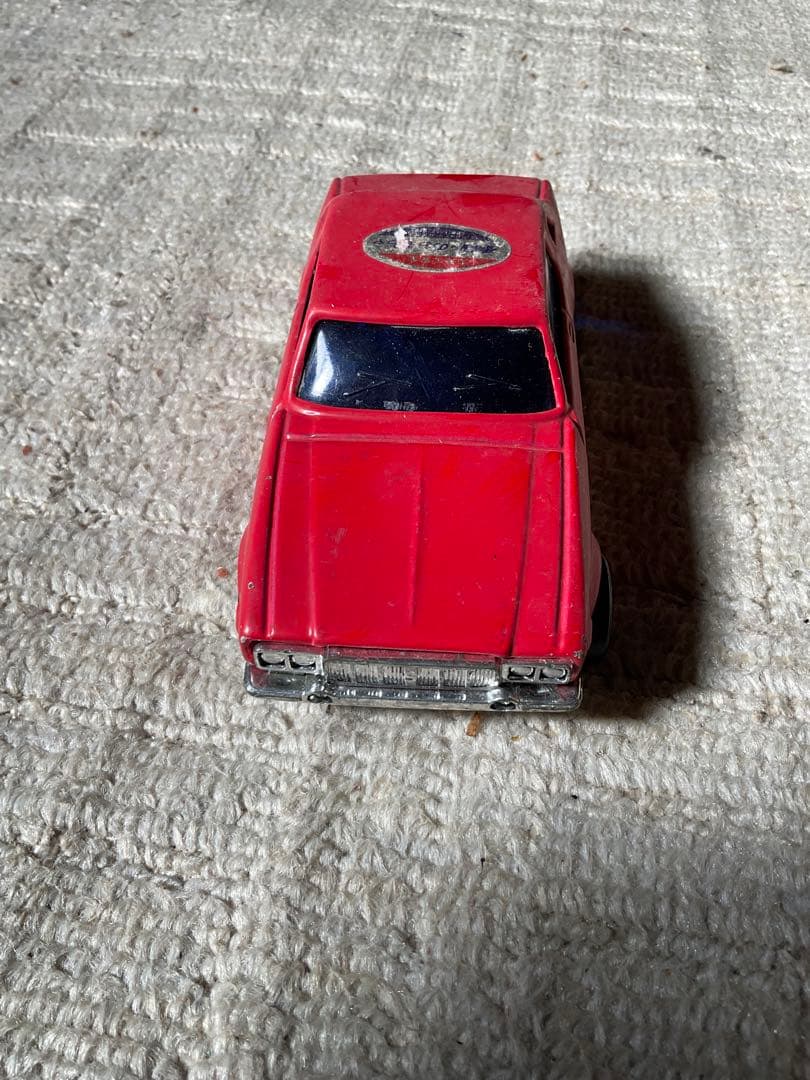 日産ブルーバードのブリキカー／丈夫で安全　イチコーのおもちゃ。【美品　箱無し】。