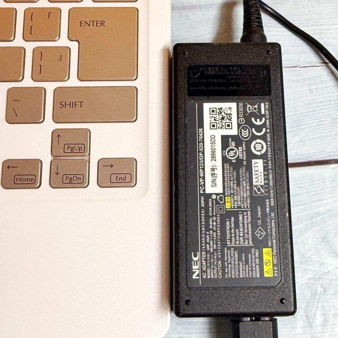 Floral Kiss❤️薄型コンパクトノートPC❤️Corei5❤️メモリ8GB