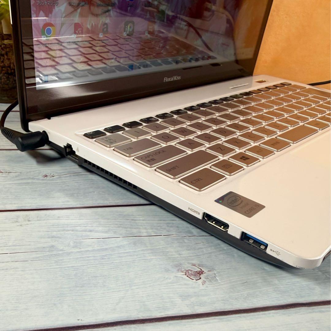 Floral Kiss❤️薄型コンパクトノートPC❤️Corei5❤️メモリ8GB
