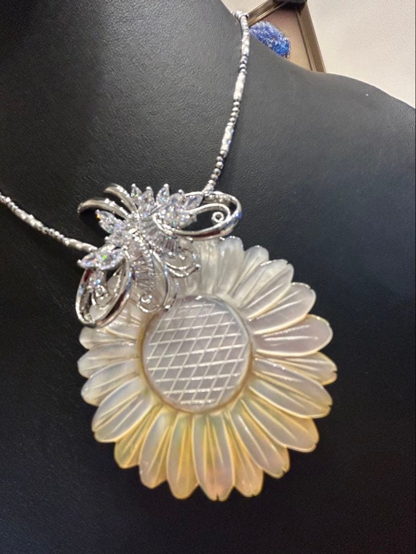 みるくみるく❣️白蝶貝細工向日葵　同梱おまとめ割