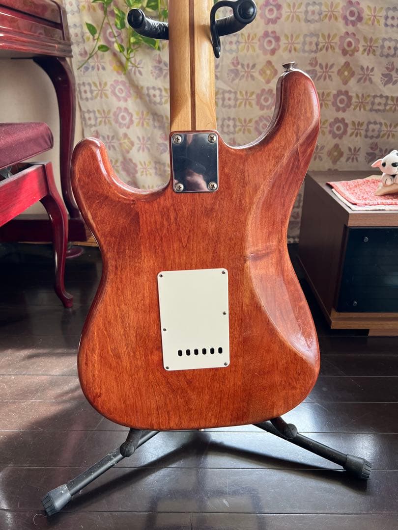 ストラトキャスター タイプ手作りエレキギター