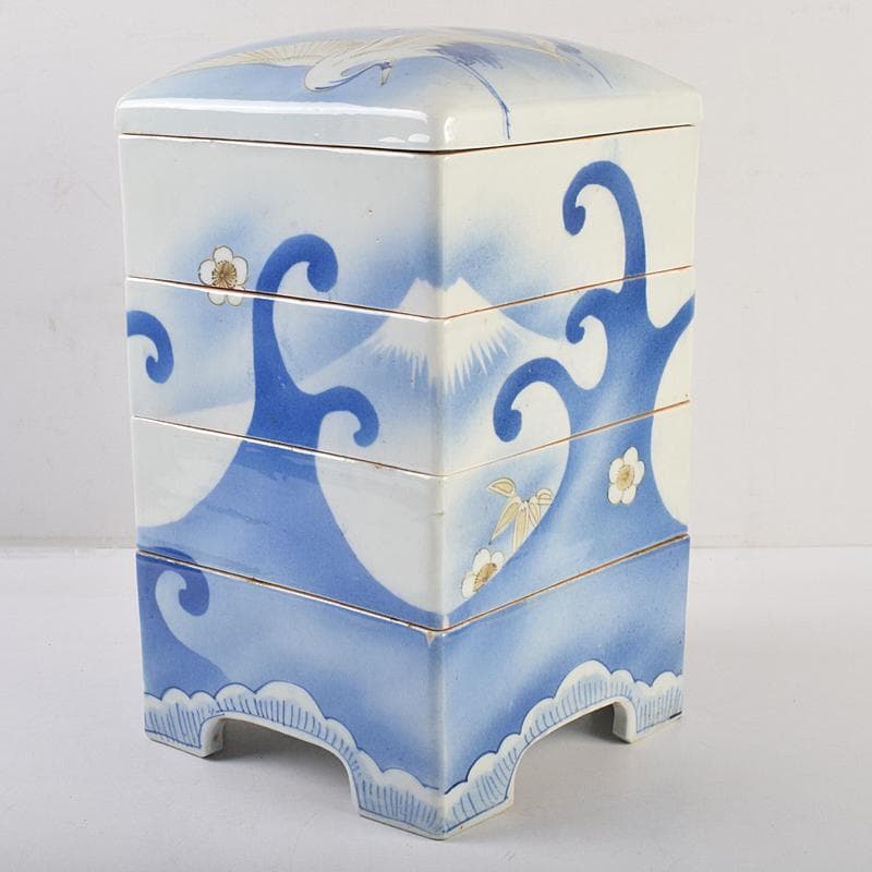 瀬戸焼　古瀬戸　染付　松竹梅文　四方四段重鉢　重箱　時代箱付　D　R9468B