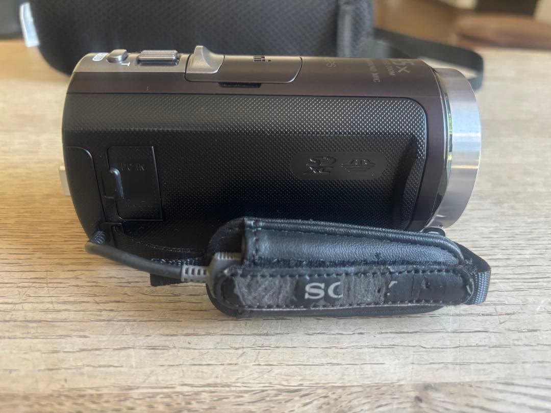 SONY HDR-CX430V ハンディカム本体、32GBメモリ&三脚付き