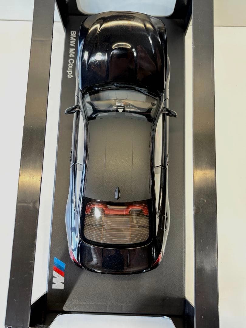 【希少美品】BMW M4 クーペ F82 1/18 特注モデル 黒 ブラック