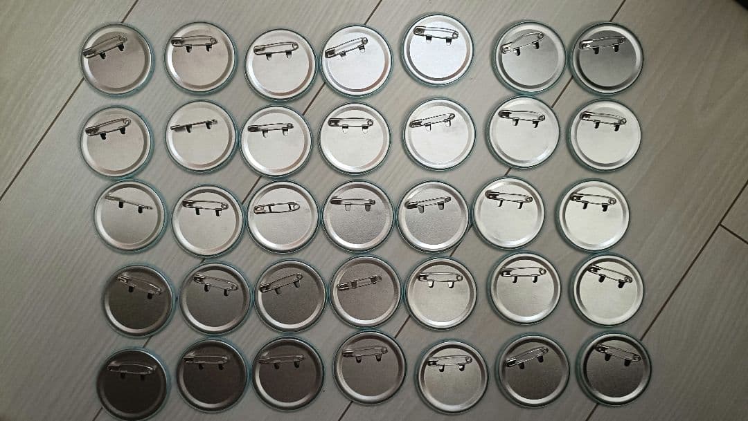 缶バッチ　甲斐田晴