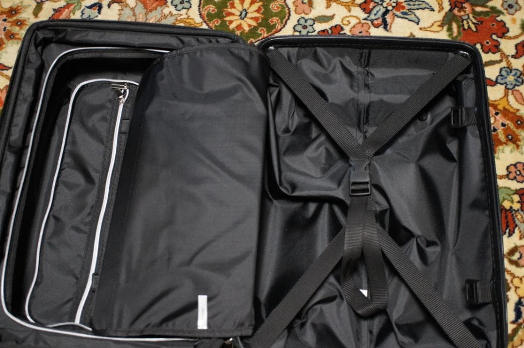 新品　JAL キャリー　ブラック　37Ｌ　機内持込 　日本航空 拡張 おまけ付