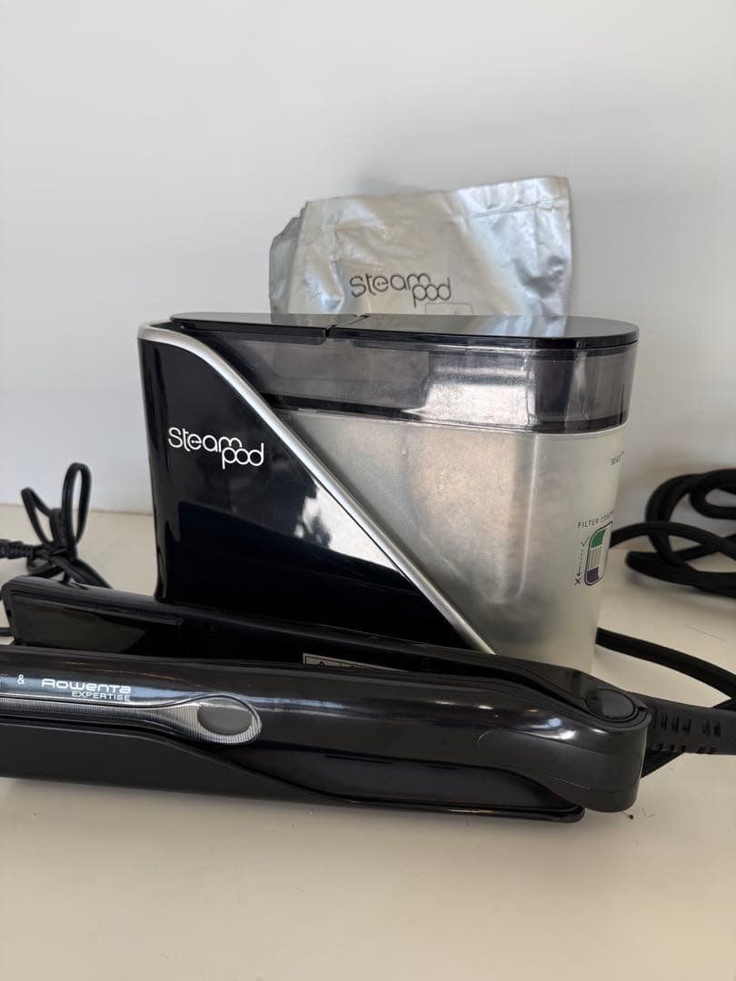 クロちゃん ロレアルスチームポッドストレートアイロン未使用のカードリッジ付