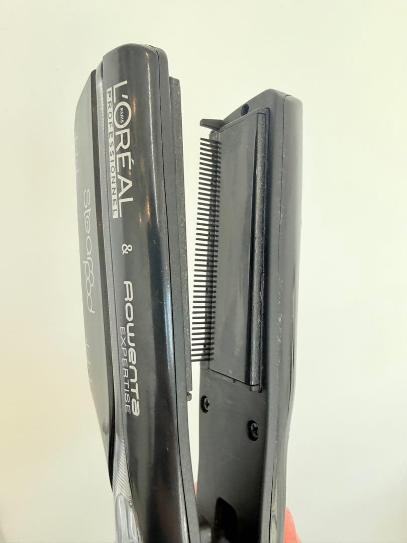 クロちゃん ロレアルスチームポッドストレートアイロン未使用のカードリッジ付