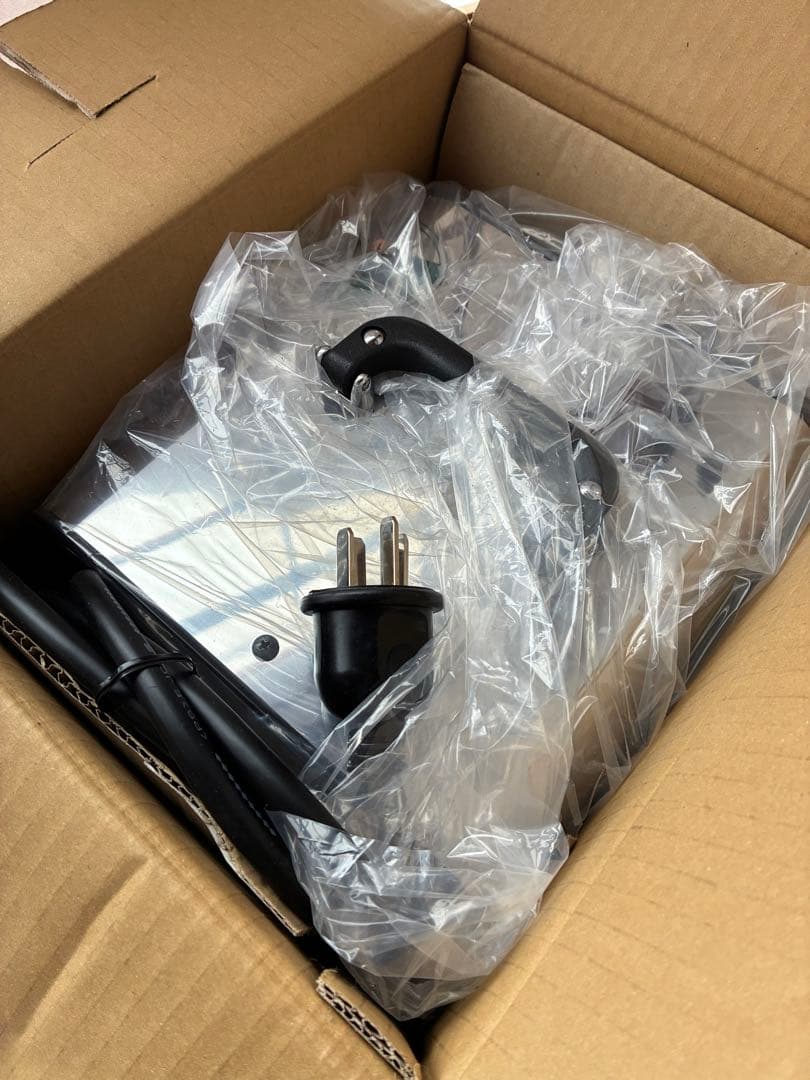 HATAYA ハタヤ3KVA 降圧型変圧器ミニトランスル 200V==>100V