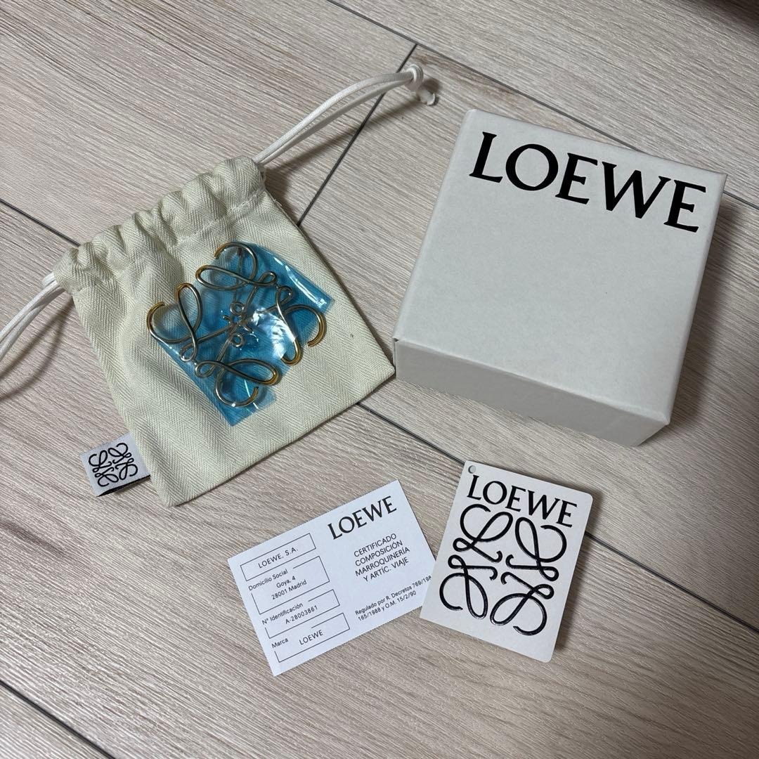 新品未使用 LOEWE ロエベ ブローチ ゴールド