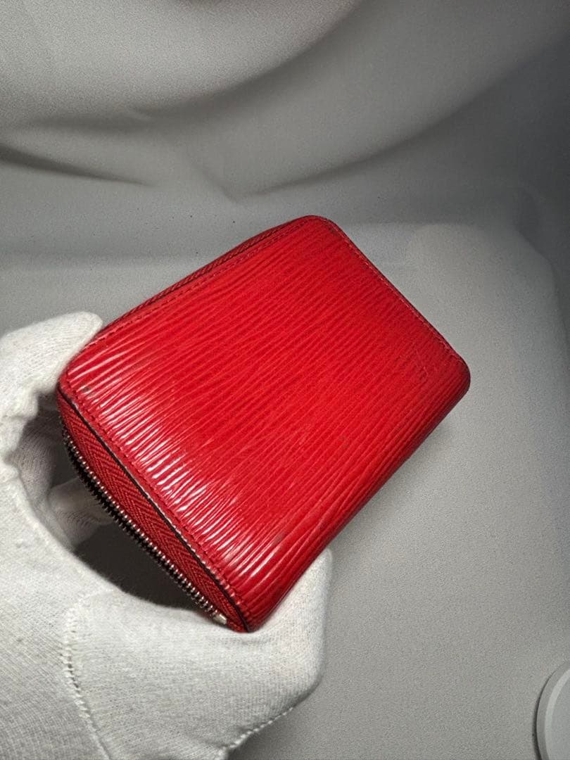 LOUIS VUITTON ルイ・ヴィトン ジッピーパース　エピ　レッド
