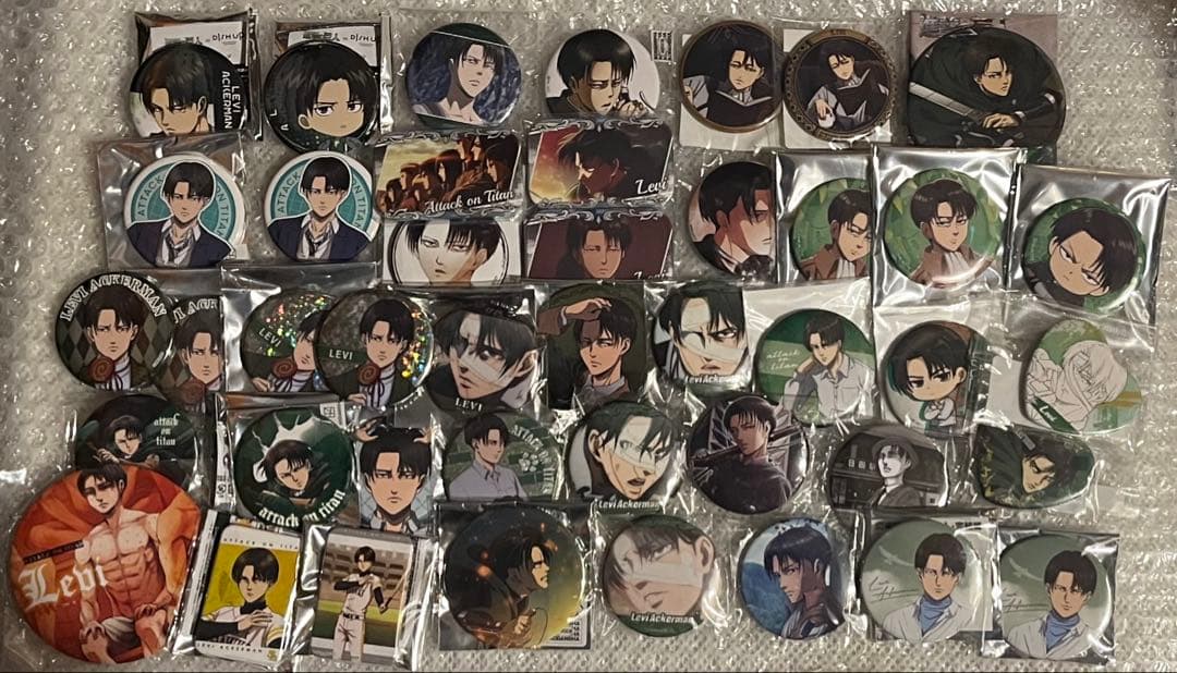 梱包方法注意 お値下げ可 進撃の巨人 リヴァイ 缶バッジ 43点