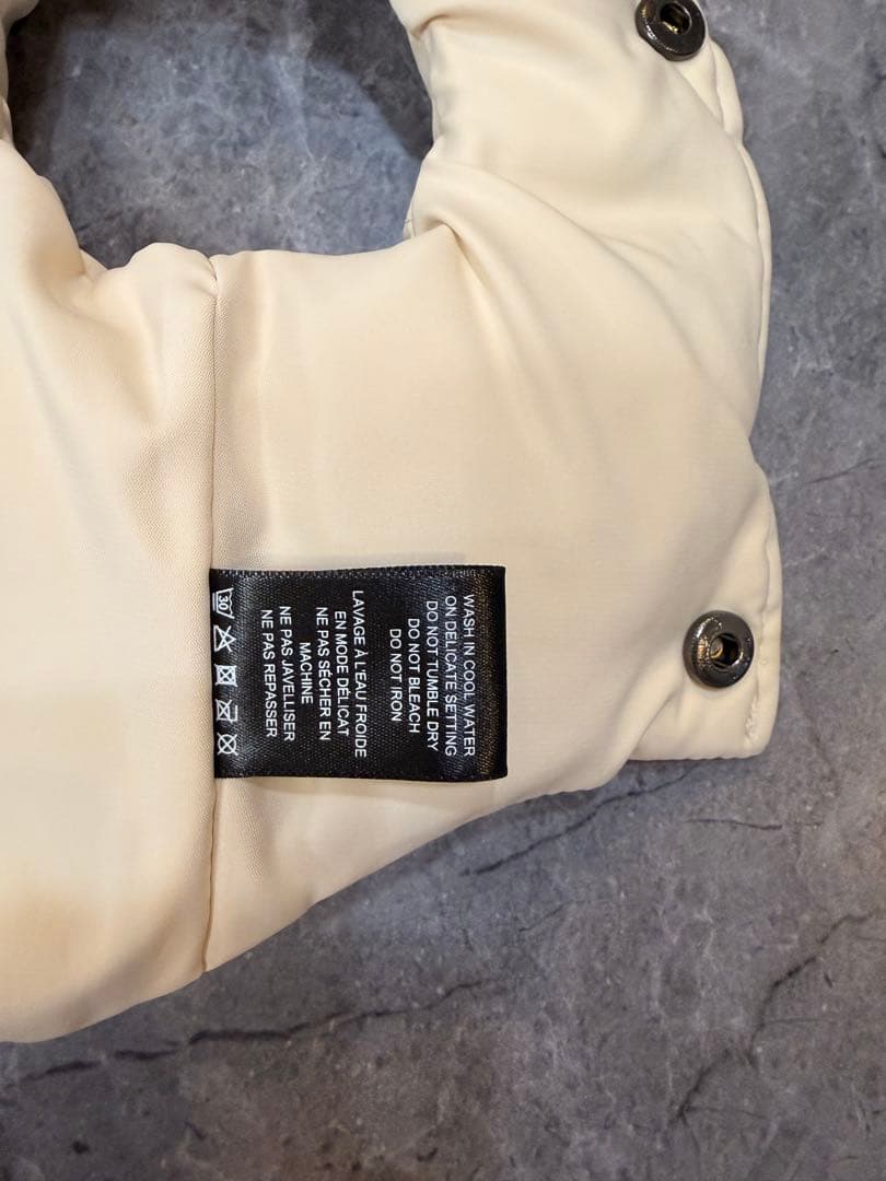 MAX BONE ARABELLA PUFFER VEST 犬用　ダウン