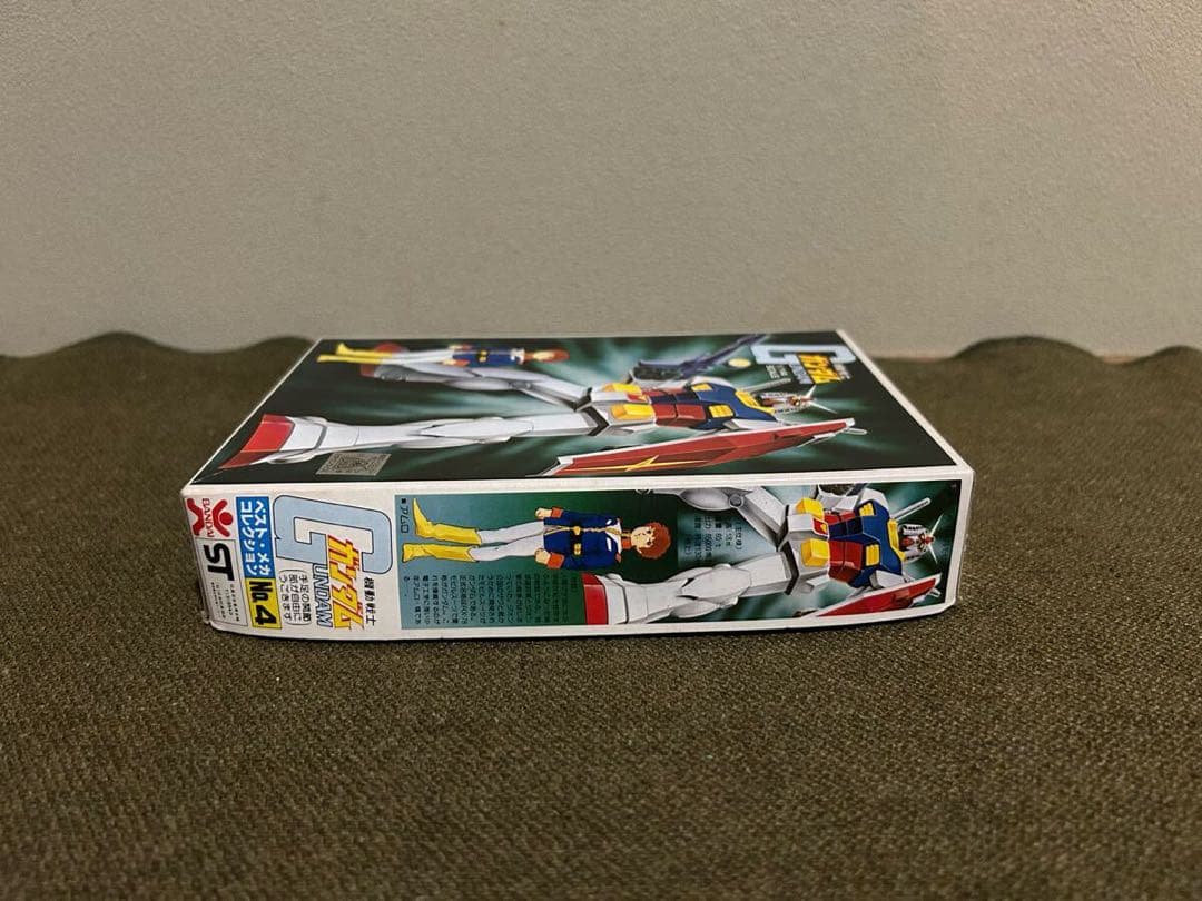 ①【1/144】バンダイ ガンダム 【説明書2枚/サーベル2本】 欠品 旧キット