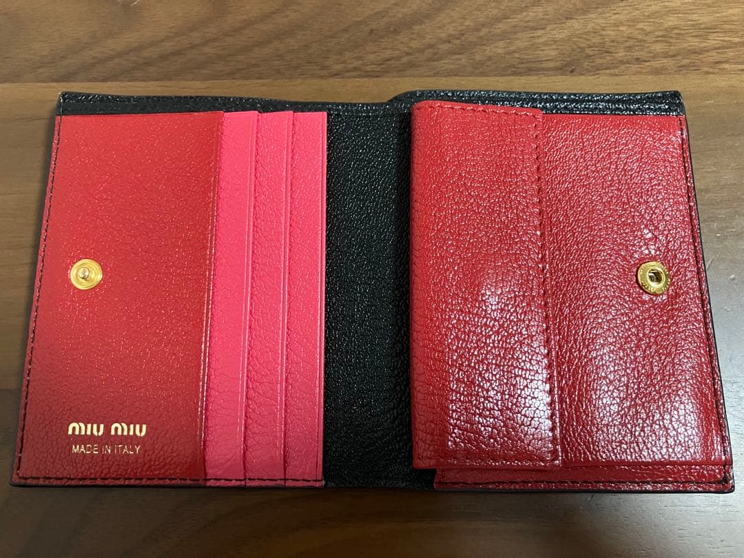 【美品】miu miu ☆二つ折り財布 黒