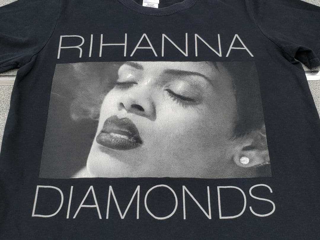 K*2様 RIHANNA　ワールドツアー　Tシャツ　2013 リアーナ　古着　レ