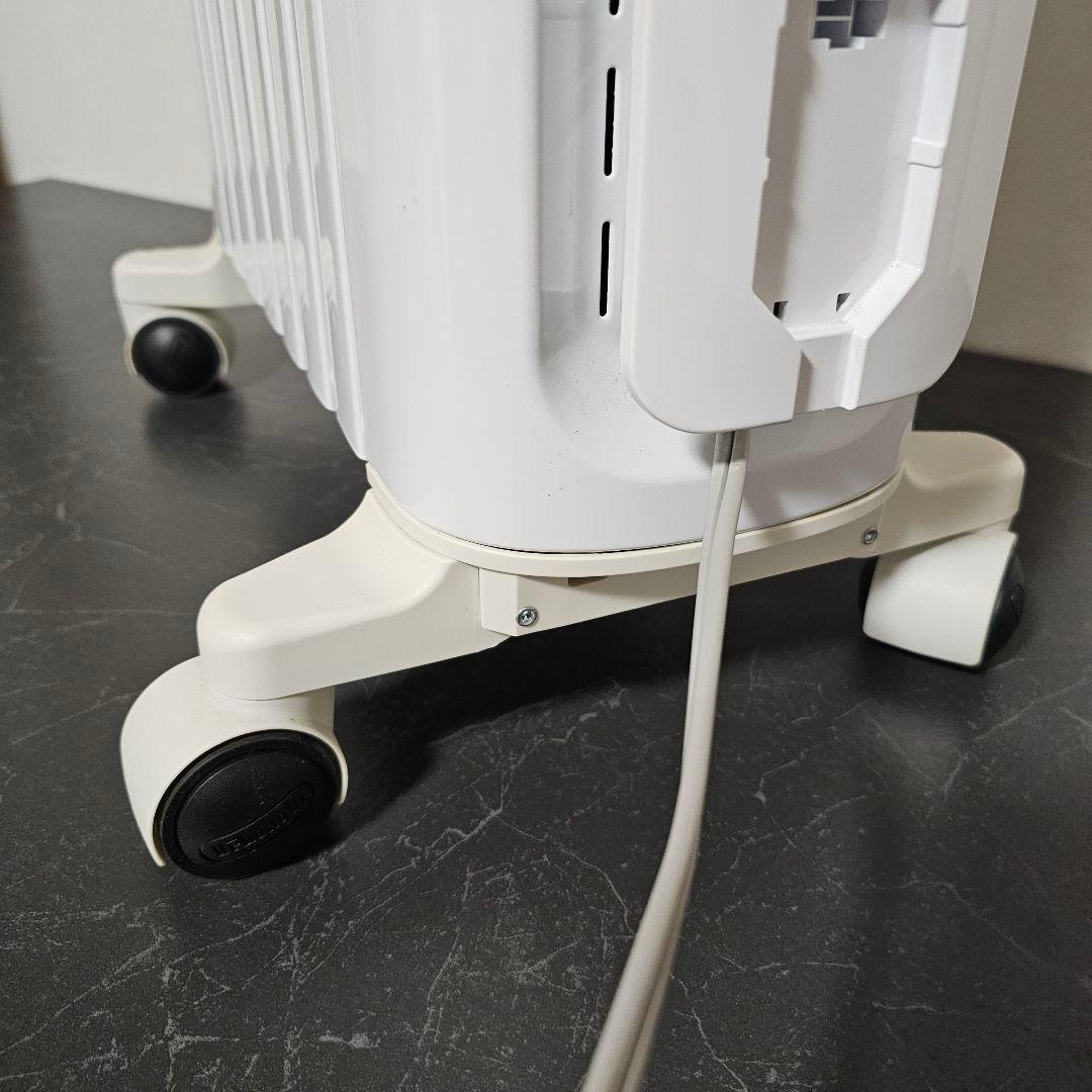 デロンギ ユニカルド オイルヒーター RHJ65L0712 1200W 静音