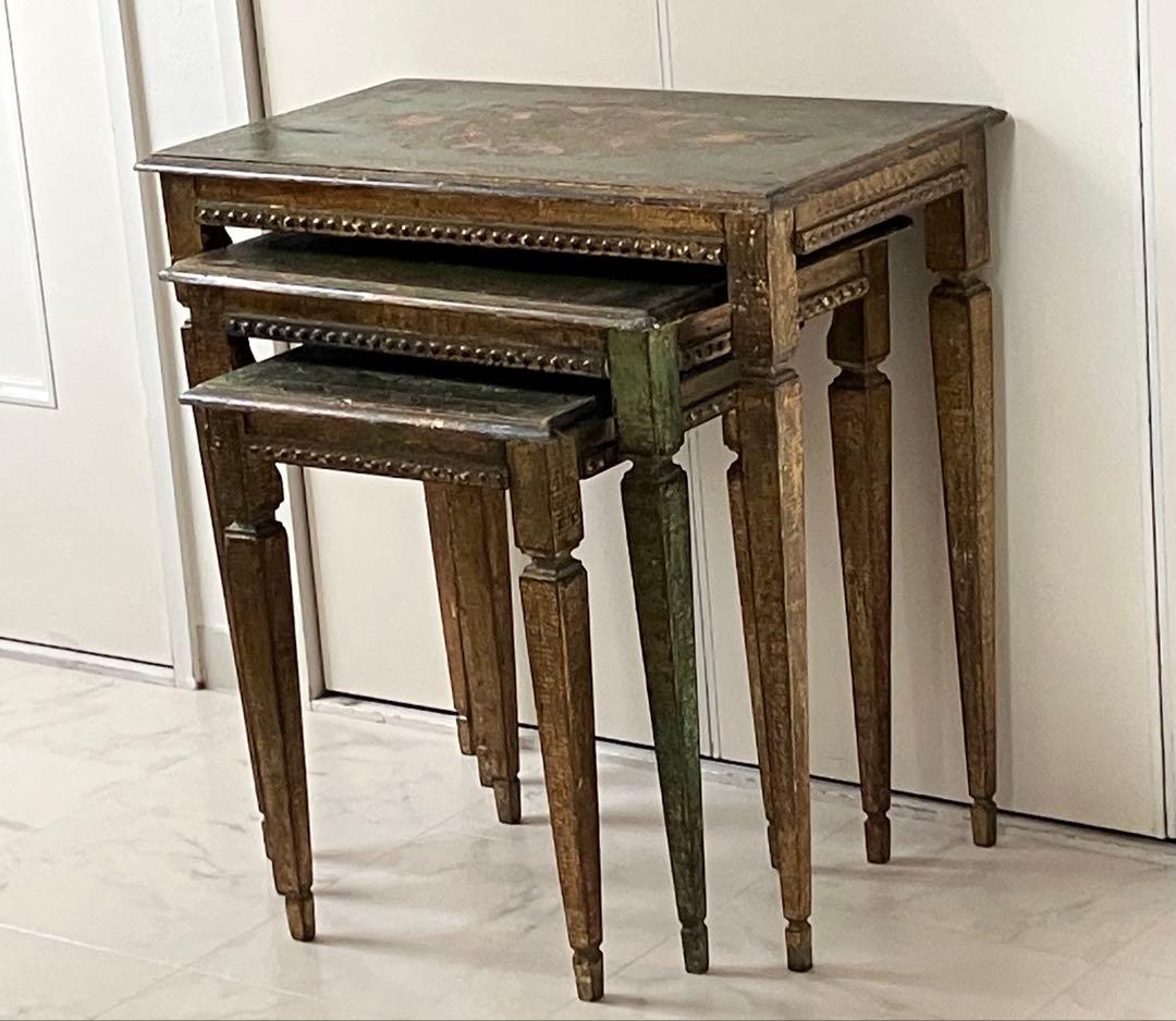 イタリア ヴィンテージ　ネストテーブル　ハンドペイント　型押し　アンティーク家具