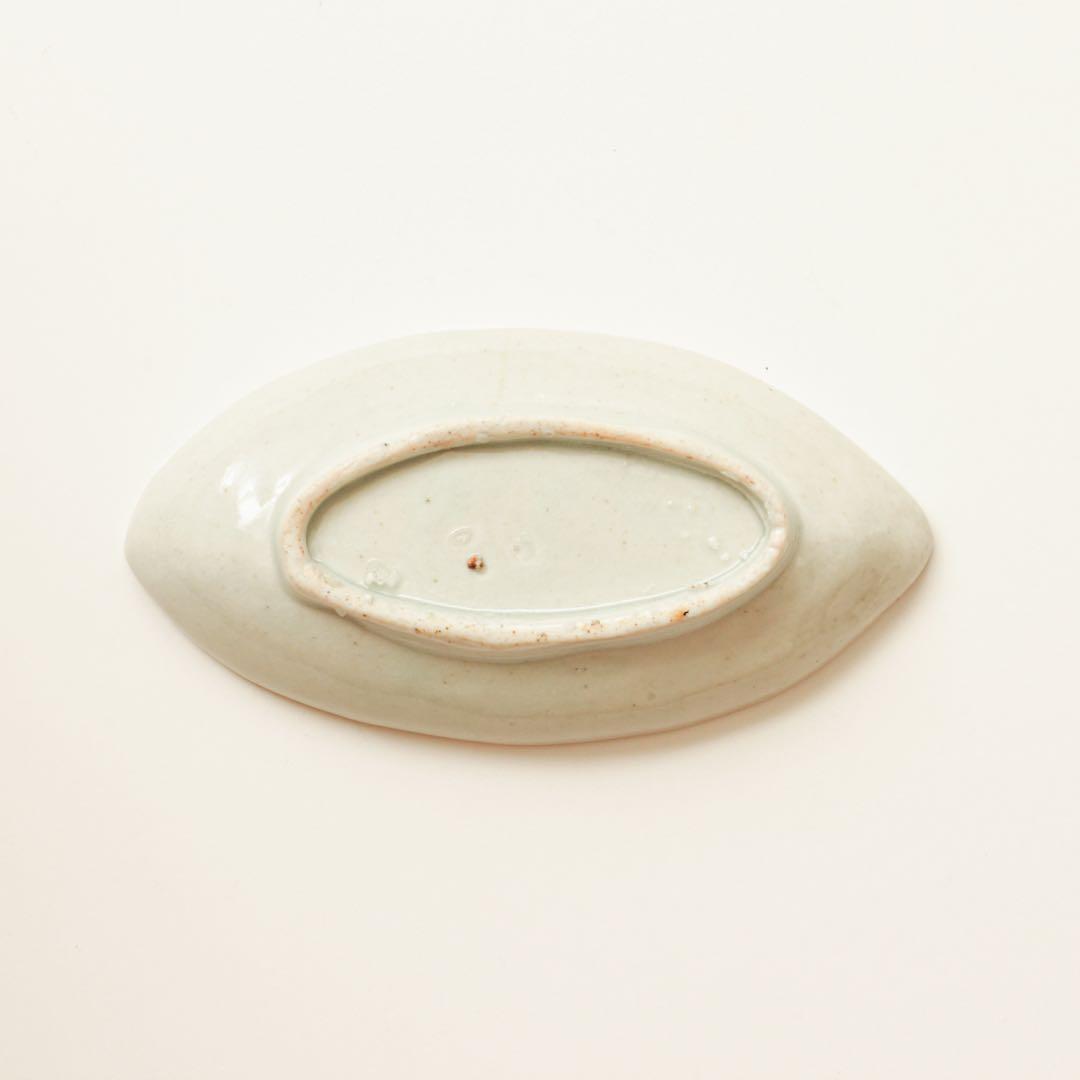 伊万里　古伊万里　白磁　菊花形　変形　豆皿　しのぎ　1680-1700年頃