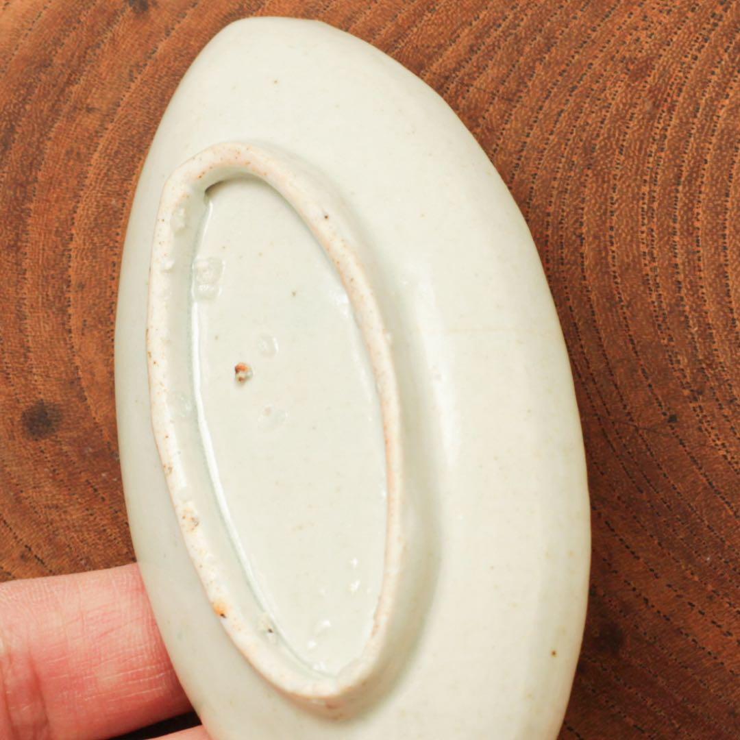 伊万里　古伊万里　白磁　菊花形　変形　豆皿　しのぎ　1680-1700年頃