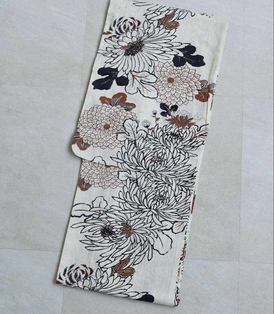 ブラウンの菊づくし utatane フリーサイズ 浴衣 兵児帯 下駄 3点セット