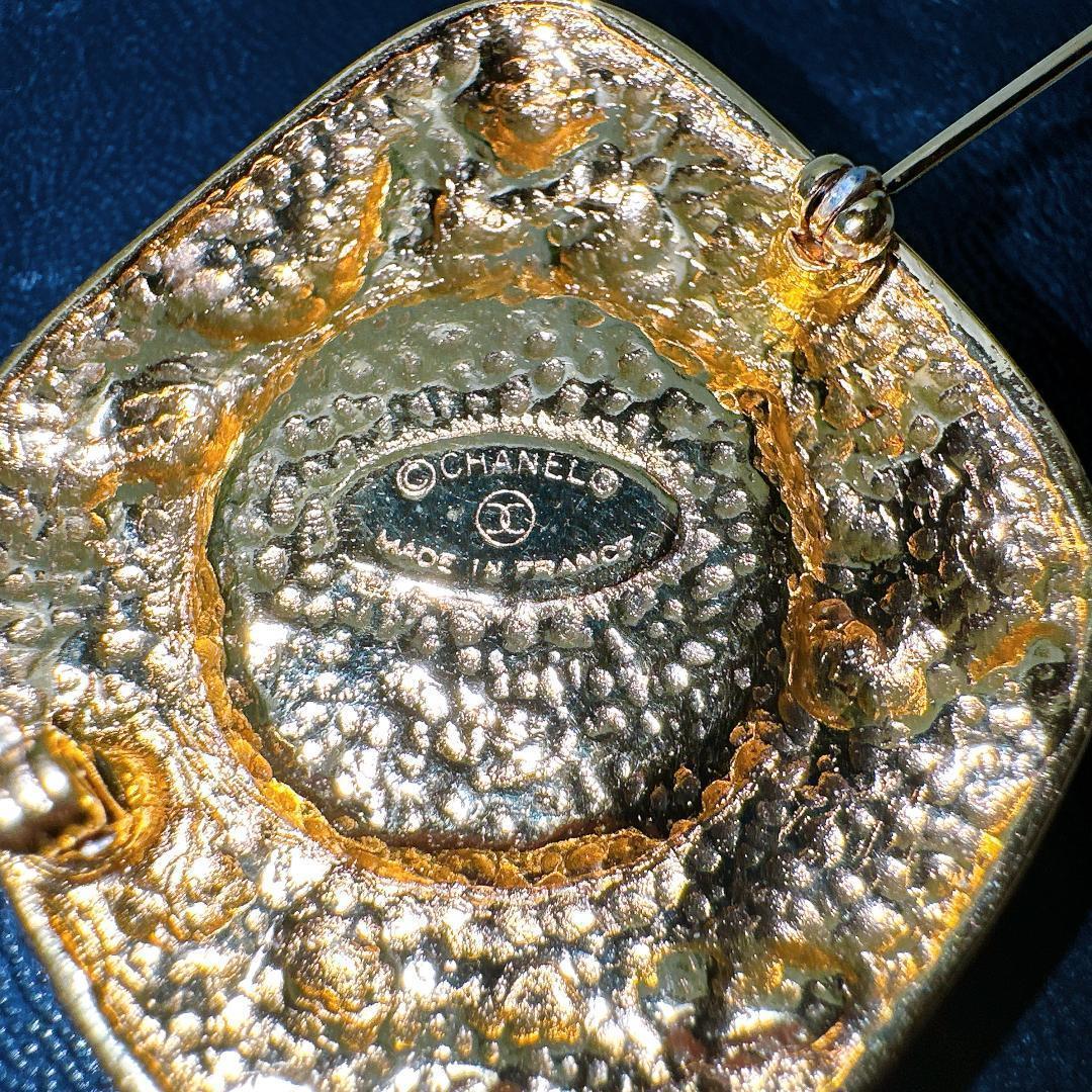 シャネル ブローチ　菱形 大粒　フェイクパール　イミテーションパール　カメリア