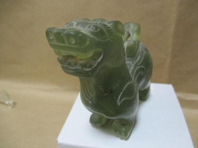 翡翠の可愛い獅子　I39-2