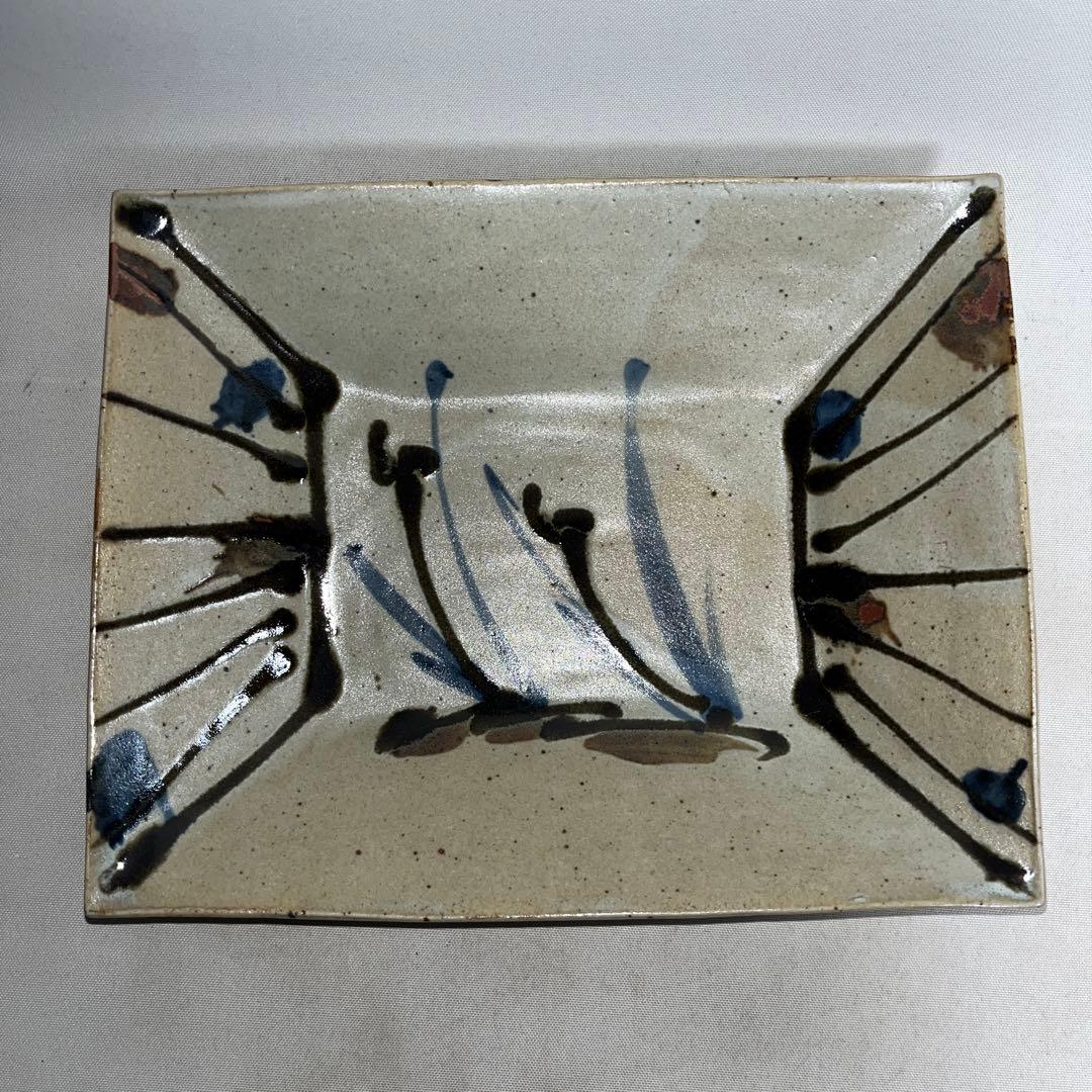 鉄砂草花文　角皿　佐久間賢司作　識箱