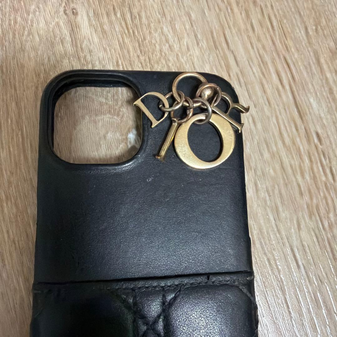 Dior キルティングレザーケース チャーム付き