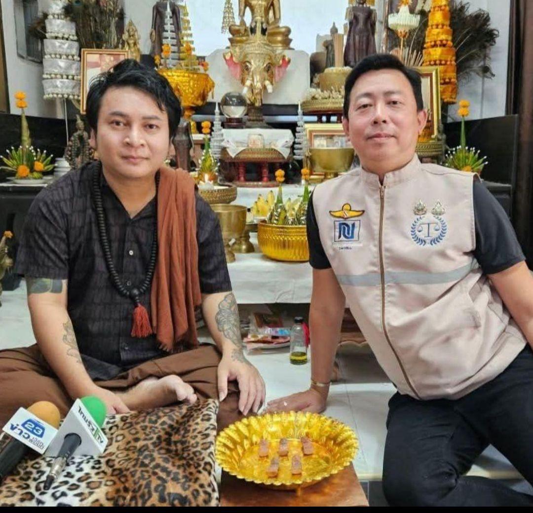 アチャン-Mムパラミ師　女性を魅了する　ンガン　プラクルアン　呪物　タイお守り